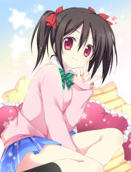 Rule 34 | 10s, 1girl, black hair, blush, bow, frilled pillow, frills, hair bow, heart, heart-shaped pillow, korie riko, looking at viewer, love live!, love live! school idol project, pillow, red eyes, school uniform, short hair, skirt, smile, socks, solo, star (symbol), sweater, twintails, yazawa nico