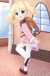 Rule 34 | 1girl, :d, alice cartelet, backpack, bag, blonde hair, blue eyes, blush, dated, hair ornament, highres, inakami, kin-iro mosaic, kirara fantasia, looking at viewer, open mouth, outdoors, potion, skirt, smile, standing, standing on one leg, striped clothes, striped skirt, thighhighs, twintails, v, vertical stripes, white thighhighs, window