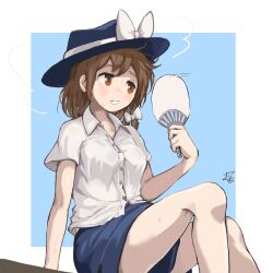 Rule 34 | 1girl, black hat, black skirt, blue background, border, bow, brown eyes, brown hair, collared shirt, commentary request, fedora, hand fan, hat, hat bow, highres, holding, holding fan, parted lips, shirt, short sleeves, simple background, sitting, skirt, solo, touhou, usami renko, white background, white border, white shirt, yanotsuki18