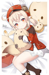 Rule 34 | 1girl, absurdres, ahoge, artist name, bed sheet, bloomers, boots, brown footwear, brown gloves, brown scarf, clover print, coat, commentary, dated, dodoco (genshin impact), hugging doll, genshin impact, gloves, hair between eyes, hat feather, hat ornament, highres, jumpy dumpty, kiz mk, klee (genshin impact), light brown hair, long hair, looking at viewer, low twintails, lying, hugging object, on side, orange eyes, pointy ears, red coat, scarf, sidelocks, smile, solo, thigh boots, thighhighs, twintails, underwear