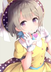 Rule 34 | 1girl, blush, bow, brown hair, collared dress, commentary, dress, gloves, grey background, hands up, hat, hat bow, heart, heart hands, highres, looking at viewer, love live!, love live! nijigasaki high school idol club, nakasu kasumi, niwasane (saneatsu03), parted lips, polka dot, polka dot headwear, puffy short sleeves, puffy sleeves, red eyes, short sleeves, simple background, solo, twitter username, white bow, white gloves, yellow dress