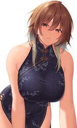 Rule 34 | 1girl, aketa mikoto, blush, breasts, brown hair, china dress, chinese clothes, dress, floral print, gradient hair, highres, idolmaster, idolmaster shiny colors, kirou (kiruyuu1210), large breasts, leaning forward, looking at viewer, multicolored hair, side slit, simple background, solo, white background