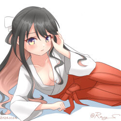 Rule 34 | 1girl, alternate costume, black hair, breasts, cleavage, colored inner hair, hakama, japanese clothes, kantai collection, kimono, large breasts, long hair, lying, multicolored hair, naganami (kancolle), on side, one-hour drawing challenge, open clothes, open kimono, pink hair, ray.s, red hakama, simple background, solo, twitter username, two-tone hair, wavy hair, white background