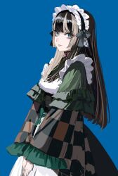 1girl apron black_hair blue_background blue_eyes checkered_clothes checkered_dress dress from_side grey_hair grey_ribbon highres hololive hololive_dev_is juufuutei_raden long_hair long_sleeves looking_at_viewer maid maid_apron maid_headdress multicolored_hair murechika parted_lips pink_lips simple_background solo teeth turning_head two-tone_hair virtual_youtuber wide_sleeves