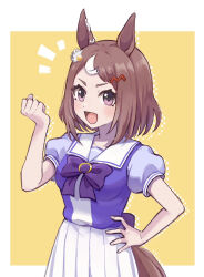 Rule 34 | 1girl, :d, animal ears, blush, border, bow, bowtie, brown hair, clenched hand, hand on own hip, highres, horse ears, horse girl, horseshoe ornament, mochi (1021208), multicolored hair, notice lines, open mouth, pleated skirt, puffy short sleeves, puffy sleeves, purple bow, purple bowtie, purple eyes, purple shirt, sailor collar, sailor shirt, school uniform, shirt, short hair, short sleeves, skirt, smile, solo, streaked hair, summer uniform, tail, tracen school uniform, tsurumaru tsuyoshi (umamusume), two-tone hair, umamusume, white border, white hair, white skirt, yellow background