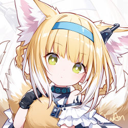 Rule 34 | 1girl, animal ears, arknights, bare shoulders, blonde hair, blue hairband, braid, braided hair rings, chinese commentary, commentary request, fox ears, fox tail, green eyes, hairband, head tilt, holding own tail, hugging own tail, hugging tail, looking at viewer, material growth, multicolored hair, multiple tails, oripathy lesion (arknights), quan (kurisu tina), short hair, short sleeves, solo, suzuran (arknights), tail, upper body, white hair, zoom layer