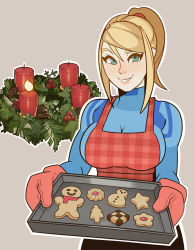 Rule 34 | 1girl, apron, baking sheet, blonde hair, blue bodysuit, blue eyes, bodysuit, bodysuit under clothes, breasts, candle, checkerboard cookie, christmas, christmas tree, christmas wreath, cookie, fire, fire, food, giving, grey background, grin, hair between eyes, hair tie, happy, high ponytail, highres, holding, holding tray, holly, large breasts, lips, metroid, metroid: other m, nintendo, outline, oven mitts, plaid, plaid apron, ponytail, red scarf, samus aran, scarf, simple background, skin tight, smile, snowman, solo, splashbrush, star (symbol), swept bangs, thumbprint cookie, tray, tree, turtleneck, wreath, yoshi&#039;s cookie, zero suit