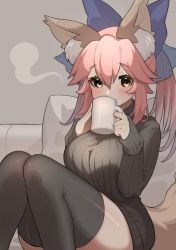 Rule 34 | 1girl, animal ear fluff, animal ears, black sweater, black thighhighs, blue bow, blush, bow, breasts, commentary request, cup, drinking, fate/extra, fate (series), feet out of frame, fox ears, fox girl, fox tail, grey background, hair between eyes, hair bow, holding, holding cup, large breasts, long hair, long sleeves, looking at viewer, mug, pillow, pink hair, sidelocks, sitting, sleeves past wrists, smile, solo, split ponytail, stream, sweater, tail, tamamo (fate), tamamo no mae (fate/extra), thighhighs, tsukimi okayu, yellow eyes