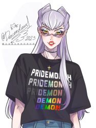 Rule 34 | 1girl, black shirt, cosplay, cross, cross necklace, descendeus1, evelynn (league of legends), evelynn (league of legends) (cosplay), jewelry, k/da (league of legends), k/da evelynn, league of legends, light purple hair, long hair, looking at viewer, meme, multicolored eyeshadow, necklace, parted lips, pri-demon-th (meme), red lips, shirt, short sleeves, t-shirt, tinted eyewear, yellow eyes