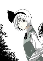Rule 34 | 1girl, bow, female focus, from side, greyscale, hair bow, hairband, kajiki, konpaku youmu, long sleeves, looking at viewer, looking to the side, monochrome, shirt, simple background, solo, touhou, vest, white background