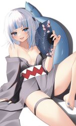 Rule 34 | 1girl, alternate costume, bare shoulders, barefoot, black kimono, blue eyes, blue hair, blue nails, blunt bangs, blush, breasts, closed mouth, collarbone, fang, feet, fins, fish tail, foot out of frame, gawr gura, grey hair, hair ornament, hand fan, highres, holding, holding fan, hololive, hololive english, japanese clothes, kimono, leg up, looking at viewer, multicolored hair, obi, off shoulder, sash, shark girl, shark hair ornament, shark tail, short hair, sidelocks, sitting, small breasts, solo, streaked hair, tail, thigh strap, thomas 8000, toenails, tongue, tongue out, virtual youtuber, white background