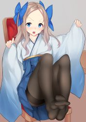 Rule 34 | &gt;:o, 1girl, :o, absurdres, asakaze (kancolle), black pantyhose, blue bow, blue skirt, bow, feet, forehead, grey background, grey hair, hair bow, hakama, hakama short skirt, hakama skirt, highres, japanese clothes, kantai collection, long hair, looking at viewer, meiji schoolgirl uniform, nebusoku, no shoes, open mouth, pantyhose, pleated skirt, simple background, sitting, skirt, sleeves past wrists, solo, swept bangs, teeth, thighband pantyhose, v-shaped eyebrows