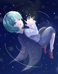 Rule 34 | 1girl, androgynous, antennae, awahara, black cape, black shorts, blue background, cape, collared shirt, commentary request, fireflies, full body, green eyes, green hair, highres, long sleeves, looking at viewer, looking back, open mouth, red footwear, shirt, short hair, shorts, smile, socks, solo, touhou, white shirt, white socks, wriggle nightbug