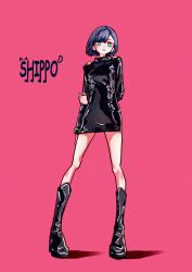 Rule 34 | 1girl, aqua eyes, arms behind back, artist logo, black dress, black footwear, boots, commentary, dress, expressionless, full body, highres, knee boots, latex, latex boots, latex dress, long sleeves, looking at viewer, original, pink background, purple hair, ship o man1015, short dress, short hair, simple background, solo, standing
