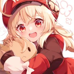 Rule 34 | 1girl, ahoge, blonde hair, blush, brown gloves, cabbie hat, genshin impact, gloves, hat, highres, klee (genshin impact), long sleeves, nahaki, open mouth, red eyes, red hat, smile, solo, twintails, upper body