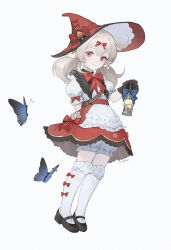 Rule 34 | 1girl, artist name, belt, black footwear, black gloves, blonde hair, bloomers, blue bow, blue butterfly, bow, bowtie, brown belt, bug, butterfly, butterfly wings, closed mouth, collared dress, dress, dress bow, floral print, flying, frills, full body, gem, genshin impact, gloves, hair between eyes, hair bow, hand up, hat, hat bow, highres, holding, insect, insect wings, klee (blossoming starlight) (genshin impact), klee (genshin impact), lamp, looking at viewer, official alternate costume, pointy ears, puffy short sleeves, puffy sleeves, red bow, red bowtie, red eyes, red gemstone, red hat, shoes, short hair, short sleeves, short twintails, simple background, smile, solo, standing, striped, striped bow, thighhighs, twintails, two-tone dress, underwear, vision (genshin impact), vsmile, white background, white dress, white thighhighs, wings, witch hat