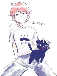 1boy black_eyes cat cowboy_shot creature highres kiyo_(youtuber) looking_at_viewer male_focus pink_hair real_life shirt short_hair simple_background solo sukuyo_onaka translation_request white_background