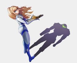 Rule 34 | 1girl, absurdres, ass, blonde hair, blue eyes, bodysuit, breasts, different shadow, full body, highres, long hair, looking at viewer, luxpineapple, metroid, metroid dread, mole, mole under mouth, nintendo, ponytail, power suit, samus aran, shadow, simple background, skin tight, solo, zero suit