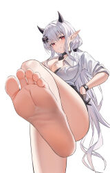 Rule 34 | 1girl, absurdres, barefoot, clenched teeth, feet, foot focus, hand on own hip, highres, horns, light blush, long hair, looking at viewer, miniskirt, open clothes, open shirt, original, pointy ears, ref eyes, skirt, soles, teeth, toes, white background, white hair, xo (xo17800108)