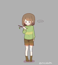 Rule 34 | ..., 0725akaba, 1other, :&gt;, bandaged leg, bandages, blush stickers, boots, brown footwear, brown hair, brown shorts, chara (undertale), closed mouth, colored shadow, full body, green shirt, grey background, hand up, highres, holding, holding stick, long sleeves, other focus, puffy long sleeves, puffy sleeves, shadow, shirt, shorts, simple background, solo, spoken ellipsis, standing, stick, twitter username, undertale, | |