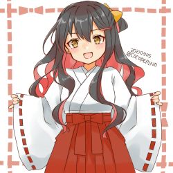 1girl, black hair, cocoperino, commentary request, cowboy shot, dated, hakama, japanese clothes, kantai collection, long hair, looking at viewer, miko, multicolored hair, naganami (kancolle), pink hair, red hakama, ribbon-trimmed sleeves, ribbon trim, solo, twitter username, two-tone hair, wavy hair, white background