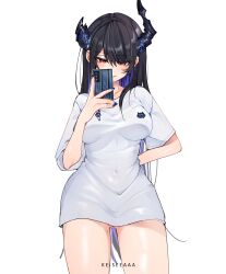 Rule 34 | 1girl, absurdres, asymmetrical horns, bare legs, black hair, blue hair, blush, bottomless, breasts, cellphone, colored inner hair, demon horns, highres, hololive, hololive english, horns, keisea, large breasts, long hair, looking at viewer, mole, mole on thigh, mole under eye, multicolored hair, naked shirt, nerissa ravencroft, phone, red eyes, shirt, shirt tug, solo, t-shirt, thighs, two-tone hair, uneven horns, very long hair, virtual youtuber, white shirt