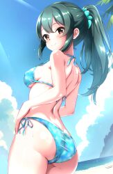 1girl ass beach bikini blue_sky breasts brown_eyes butt_crack cloud cowboy_shot day from_behind green_hair highres horizon idolmaster idolmaster_cinderella_girls kumichou_(nakasato-gumi) long_hair looking_at_viewer medium_breasts ocean ohishi_izumi outdoors side-tie_bikini_bottom sky solo swimsuit