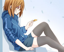 Rule 34 | 1girl, black thighhighs, blue jacket, brown eyes, brown hair, closed mouth, commentary request, dresstrip, earphones, from side, green shorts, hair ornament, hairclip, hirasawa yui, holding, holding leaf, jacket, k-on!, leaf, leaf background, long sleeves, short hair, shorts, sitting, solo, thighhighs, white background, zettai ryouiki