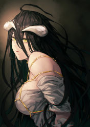 Rule 34 | 1girl, ahoge, albedo (overlord), bare shoulders, black hair, breasts, chain, demon girl, dress, eyelashes, gold chain, hair between eyes, highres, horns, jewelry, large breasts, long hair, looking at viewer, mstm, overlord (maruyama), parted lips, slit pupils, smile, solo, upper body, very long hair, yellow eyes