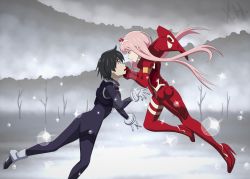 Rule 34 | 10s, 1boy, 1girl, black bodysuit, black hair, blue eyes, blue horns, bodysuit, couple, darling in the franxx, face-to-face, facing another, floating, floating hair, fringe trim, gloves, green eyes, hair ornament, hairband, hetero, highres, hiro (darling in the franxx), horns, long hair, looking at another, oni horns, pilot suit, pink hair, red bodysuit, red gloves, red horns, short hair, signature, watermark, web address, white gloves, white hairband, xenaheliodor, zero two (darling in the franxx)