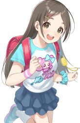 Rule 34 | 1girl, :d, backpack, bag, blue scrunchie, blue shirt, blue skirt, blush, brown eyes, brown hair, gakuen idolmaster, hair ornament, hairclip, holding strap, idolmaster, kuramoto china, long hair, looking at viewer, open mouth, pleated skirt, randoseru, scrunchie, shirt, shoes, short sleeves, skirt, smile, socks, solo, standing, standing on one leg, teeth, tsunenorip, upper teeth only, very long hair, white background, wrist scrunchie