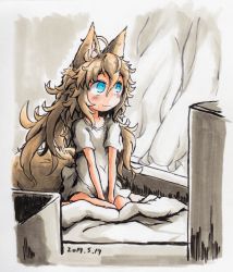 Rule 34 | 1girl, ahoge, animal ear fluff, animal ears, barefoot, between legs, blue eyes, blush, closed mouth, curtains, dated, fox ears, fox girl, fox tail, hair between eyes, hand between legs, kazekiri, light brown hair, long hair, looking to the side, on bed, original, shirt, short sleeves, sitting, smile, solo, tail, traditional media, very long hair, wariza, white shirt