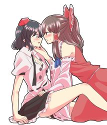 Rule 34 | 2girls, bare shoulders, black hair, blush, bow, brown hair, commentary request, detached sleeves, from side, hair bow, hakurei reimu, hat, highres, mana (tsurubeji), multiple girls, pointy ears, puffy short sleeves, puffy sleeves, red bow, red headwear, shameimaru aya, short sleeves, sitting, tokin hat, touhou, white background, yuri