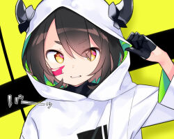 1girl black_gloves brown_hair commentary_request gloves hair_between_eyes half_gloves hood hood_up hoodie kiya_machi looking_at_viewer original painttool_sai_(medium) solo teeth translation_request white_hoodie yellow_eyes