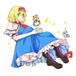 Rule 34 | 2girls, alice margatroid, black footwear, blonde hair, blue dress, blue eyes, boots, bow, capelet, closed mouth, cross-laced footwear, dress, full body, hair bow, hairband, highres, knees up, lolita hairband, long hair, looking at viewer, multiple girls, own hands together, red bow, red hairband, shanghai doll, short hair, short sleeves, signature, simple background, sitting, smile, star (symbol), touhou, umigarasu (kitsune1963), white background, white capelet
