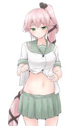 Rule 34 | 10s, 1girl, bad id, bad twitter id, blush, clothes lift, green eyes, groin, kantai collection, kodera ju, lifting own clothes, long hair, midriff, navel, pink hair, shirt lift, simple background, skirt, solo, white background, yura (kancolle)