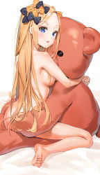 Rule 34 | 1girl, abigail williams (fate), absurdres, ass, barefoot, black bow, blonde hair, blue eyes, blush, bow, breasts, fate/grand order, fate (series), feet, hair bow, highres, kian, long hair, looking at viewer, looking back, medium breasts, nude, hugging object, open mouth, orange bow, parted bangs, polka dot, polka dot bow, simple background, soles, solo, stuffed animal, stuffed toy, teddy bear, toes, very long hair, white background