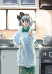 Rule 34 | 1girl, alternate costume, apron, bob cut, breasts, commentary request, day, floral print, green eyes, green kimono, hairband, hand on own hip, highres, japanese clothes, kappougi, kimono, kitchen, kitchen hood, konpaku youmu, long sleeves, looking at viewer, sasurai no kuchibuefuki, short hair, silver hair, sink, small breasts, solo, soup ladle, steam, stove, sunlight, talking, touhou, window