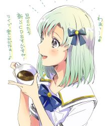 Rule 34 | 1girl, asymmetrical bangs, blue bow, blue bowtie, bow, bowtie, collared shirt, commentary request, cup, drink, eyelashes, green hair, grey eyes, hair bow, highres, holding, holding drink, idolmaster, idolmaster (classic), idolmaster starlit season, idolmaster stella stage, light blush, looking ahead, medium hair, mole, mole under eye, notice lines, open mouth, parted bangs, pocket, shiika (idolmaster), shirt, short sleeves, simple background, smile, solo, tea, teacup, teeth, translation request, upper body, white background, white shirt, white sleeves, witoi (roa)