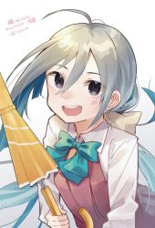 Rule 34 | 1girl, ahoge, aqua bow, aqua bowtie, bow, bowtie, commentary request, dress, grey eyes, grey hair, hair between eyes, hair bun, halterneck, kantai collection, kiyoshimo (kancolle), long hair, looking at viewer, low twintails, open mouth, pleated dress, round teeth, school uniform, shirt, simple background, single hair bun, smile, solo, teeth, twintails, u yuz xx, umbrella, upper body, upper teeth only, white background, white shirt
