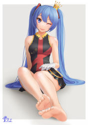 Rule 34 | 1girl, bare legs, bare shoulders, barefoot, blue eyes, blue hair, crown, feet, fs, gloves, grey background, hatsune miku, highres, legs together, long hair, mini crown, nail polish, one eye closed, smile, soles, solo, toenail polish, toenails, toes, vocaloid, white gloves