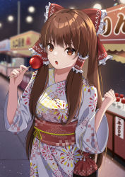 Rule 34 | 1girl, absurdres, blurry, blurry background, bow, brown eyes, brown hair, candy, commentary request, concrete, cowboy shot, curled fingers, fireworks print, food, food stand, frills, hair ornament, hair tubes, hakurei reimu, highres, holding, japanese clothes, kimono, long bangs, long hair, long sleeves, mira bluesky3, night, open mouth, outdoors, pouch, sash, seigaiha, solo, sparkle, standing, summer festival, touhou, wide sleeves, yukata