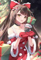 Rule 34 | 1girl, black choker, bow, brown eyes, brown hair, choker, christmas present, christmas tree, dress, elphe, fur-trimmed dress, fur-trimmed gloves, fur trim, gift, gloves, hair bow, highres, hololive, long hair, looking at viewer, open mouth, red bow, red dress, red gloves, roboco-san, robosaa (roboco), santa dress, smile, snow, virtual youtuber