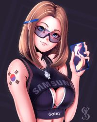Rule 34 | 1girl, artist logo, bare shoulders, blue eyes, breasts, brown hair, center opening, cleavage, commentary, ear piercing, english commentary, english text, eyebrows, forehead, hand up, highres, holding, holding phone, jewelry, korea, large breasts, lips, logo, looking at viewer, mole, mole under eye, navel, necklace, pen, phone, piercing, samsung, samsung sam, simple background, smile, solo, spiritdraws x, sunglasses, tattoo, tinted eyewear, upper body, visor