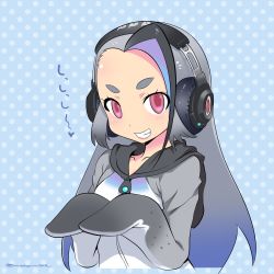 Rule 34 | 10s, 1girl, artist name, collarbone, commentary request, empty eyes, forehead, giant penguin (kemono friends), grey hair, grin, headphones, highres, hood, hood down, hoodie, kemono friends, long hair, looking at viewer, mudou eichi, pink eyes, polka dot, polka dot background, smile, solo, teeth, thick eyebrows, translated, twitter username, upper body, zipper pull tab