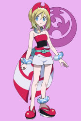 1girl anklet asatsuki_(fgfff) blonde_hair blue_eyes bracelet closed_mouth commentary_request creatures_(company) eyelashes full_body game_freak green_bag hair_between_eyes hairband highres irida_(pokemon) jewelry knees medium_hair neck_ring nintendo pokemon pokemon_legends:_arceus purple_background red_footwear red_hairband sash shirt shoes short_shorts shorts solo standing strapless strapless_shirt waist_cape white_shorts