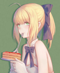 Rule 34 | 1girl, ahoge, artoria pendragon (all), artoria pendragon (fate), bare shoulders, blonde hair, bow, bowtie, cake, cake slice, detached collar, eating, fate/stay night, fate (series), flat chest, food, fork, freckles, from side, green background, green eyes, hair bow, highres, holding, holding plate, long hair, looking at viewer, looking to the side, plate, ponytail, purple bow, purple bowtie, saber (fate), simple background, solo, strapless, tareme, xing muhen