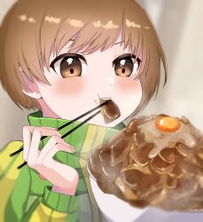 Rule 34 | 1girl, blurry, blurry background, blush, bowl, brown eyes, brown hair, chopsticks, commentary request, depth of field, eating, eyelashes, food, food on face, fried egg, green jacket, gyuudon, hand up, highres, holding, jacket, multicolored clothes, multicolored jacket, persona, persona 4, satonaka chie, short hair, solo, steam, swept bangs, teeth, track jacket, two-tone jacket, upper teeth only, yellow jacket, yuyuy 00