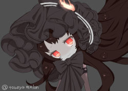 Rule 34 | 10s, 1girl, abyssal ship, aririn, black hair, bonnet, bow, bowtie, colored skin, gothic lolita, grey background, grey skin, isolated island oni, kantai collection, light smile, lolita fashion, long hair, red eyes, solo, tounyu melon, twitter username