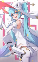 1girl :d ass blue_eyes blue_hair bow cowboy_shot elbow_gloves gloves goodsmile_racing hat hatsune_miku highres holding leotard long_hair looking_at_viewer looking_back mechanical_broom open_mouth racing_miku racing_miku_(2024) signature simple_background sleeveless_leotard smile solo soyose twintails very_long_hair vocaloid waving white_bow white_hat white_leotard witch_hat